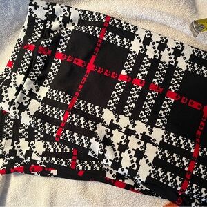 Plus size Black, white, and red Patterned leggings